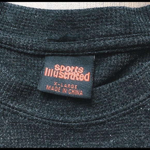 Sports Illustrated Grey Sweater - Picture 4 of 4